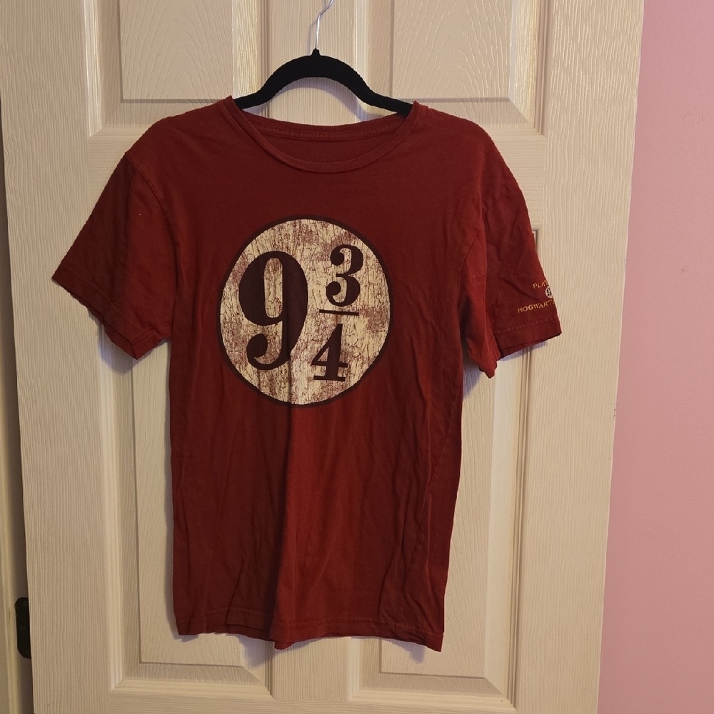 Warner Bros. Red 9 3/4‎ Women's Tee